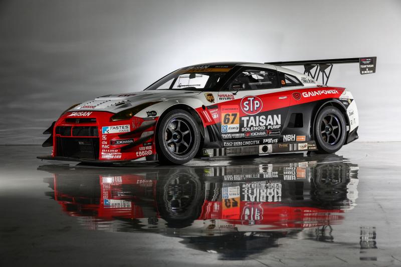 Как удержаться на грани рекорда: секреты профессионального дрифта на Nissan GT-R