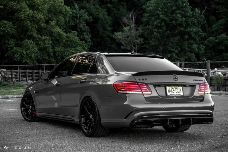 Как управлять мощным Мерседес Е63 AMG W212, чтобы почувствовать себя настоящим водителем