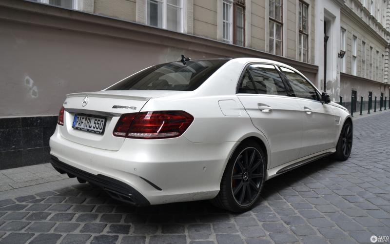 Как управлять мощным Мерседес Е63 AMG W212, чтобы почувствовать себя настоящим водителем