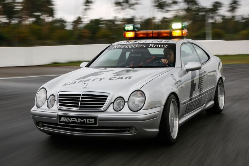 Как владельцу Mercedes-Benz CLK обеспечить комфорт и безопасность на дороге