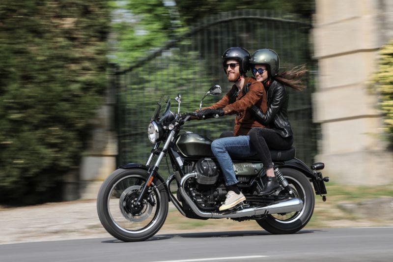 Как влюбиться в Moto Guzzi V9 Roamer: путешествие на ретро байке