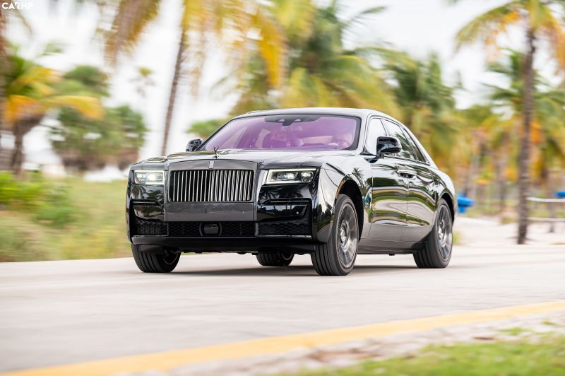 Как влюбиться в роскошный автомобиль Rolls-Royce Cullinan Black Badge: 15 причин оценить уникальность этого авто