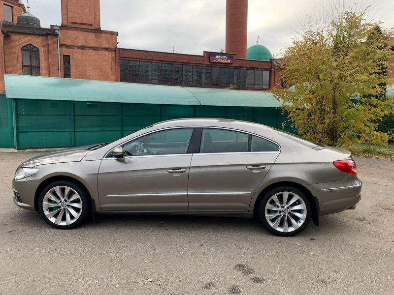Как Volkswagen Passat увлекательно прошел путь от скромного седана до бизнес-класса