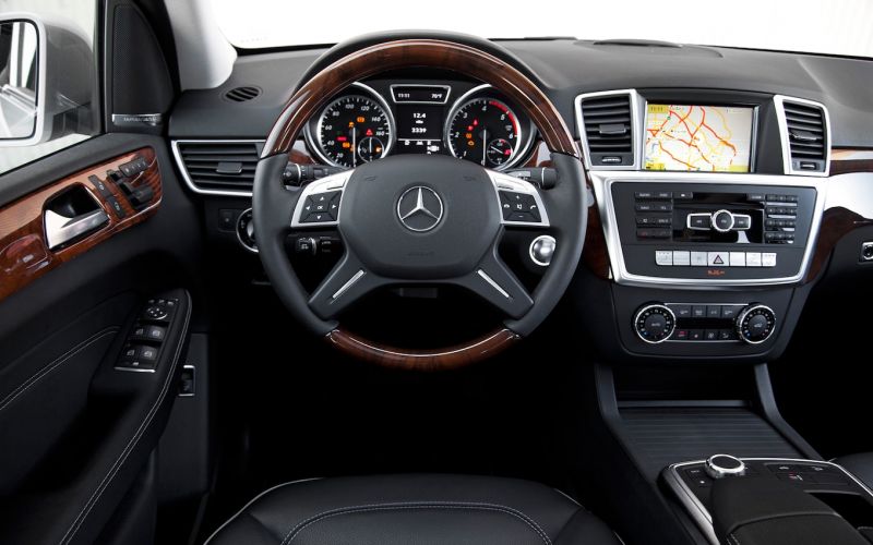Как воспринимается новый дизельный Mercedes ML класса: неожиданные открытия о рулевом управлении