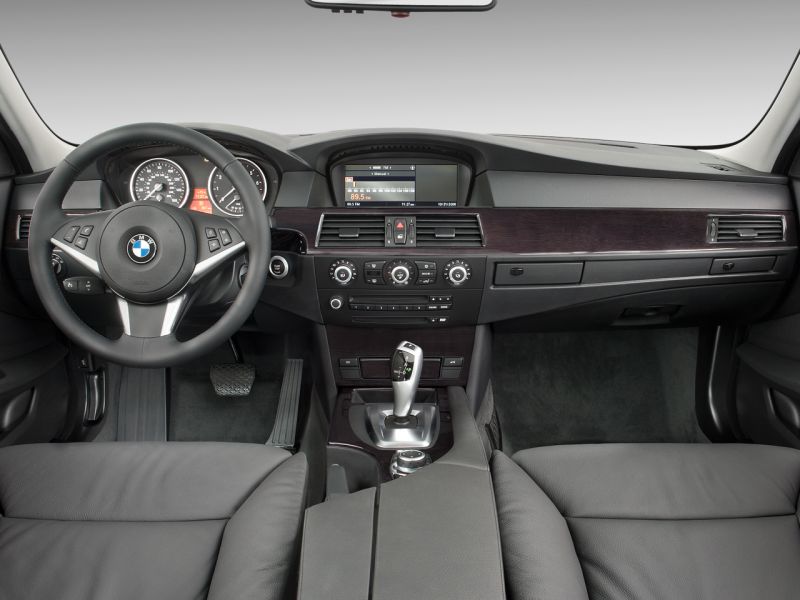 Как выбрать идеальную комплектацию BMW E60 для себя. Подберем варианты именно для вас