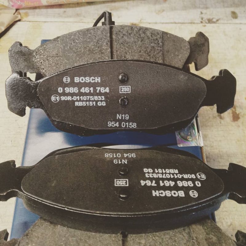 Как выбрать идеальные тормозные колодки Bosch для вашего авто: подробный обзор отзывов