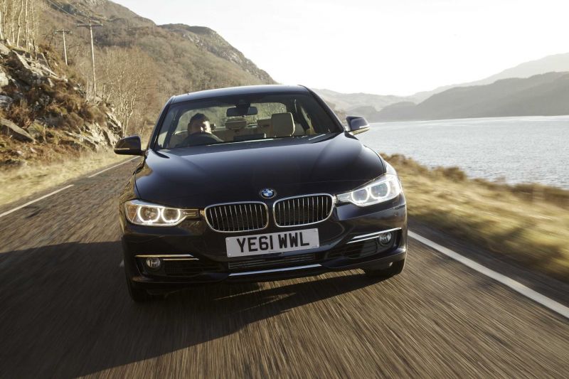 Как выбрать идеальный автомобиль BMW серии 3 F30 luxury line, не ошибиться с комплектацией и двигателем: обзор характеристик и особенностей