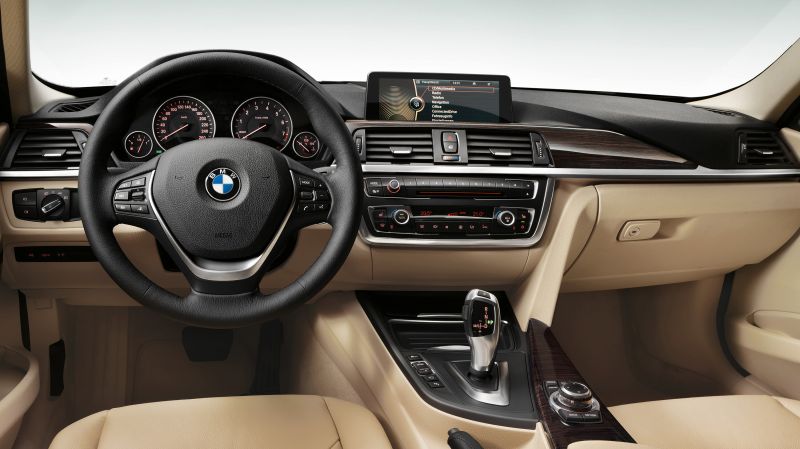 Как выбрать идеальный автомобиль BMW серии 3 F30 luxury line, не ошибиться с комплектацией и двигателем: обзор характеристик и особенностей