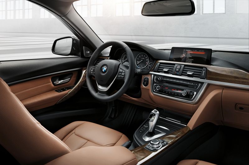 Как выбрать идеальный автомобиль BMW серии 3 F30 luxury line, не ошибиться с комплектацией и двигателем: обзор характеристик и особенностей