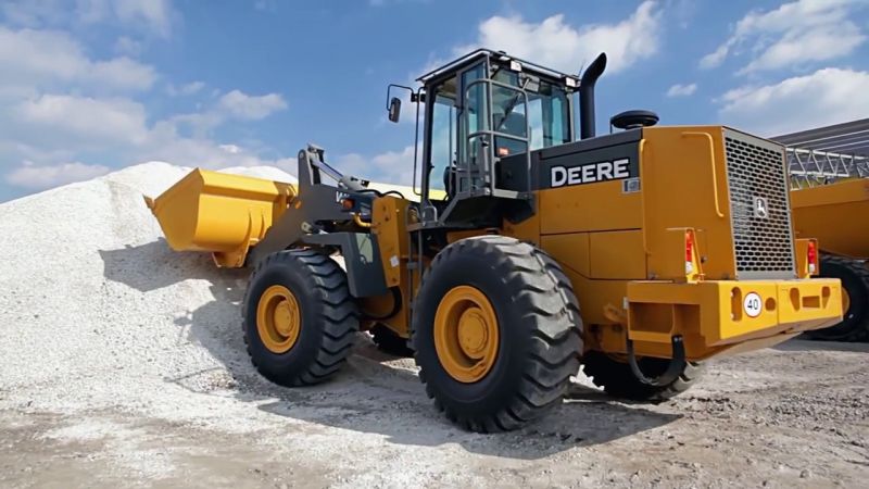 Как выбрать идеальный фронтальный погрузчик John Deere WL56: 7 советов