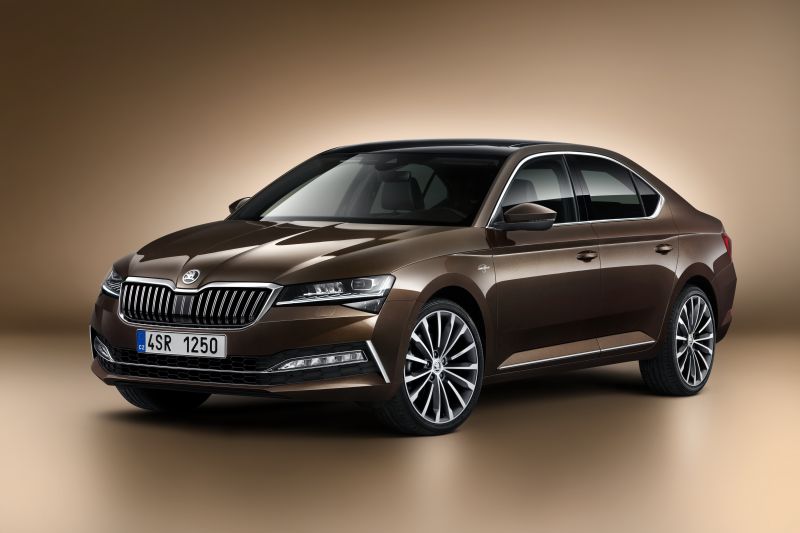 Как выбрать идеальный Škoda Superb 2023: самые актуальные советы для владельцев