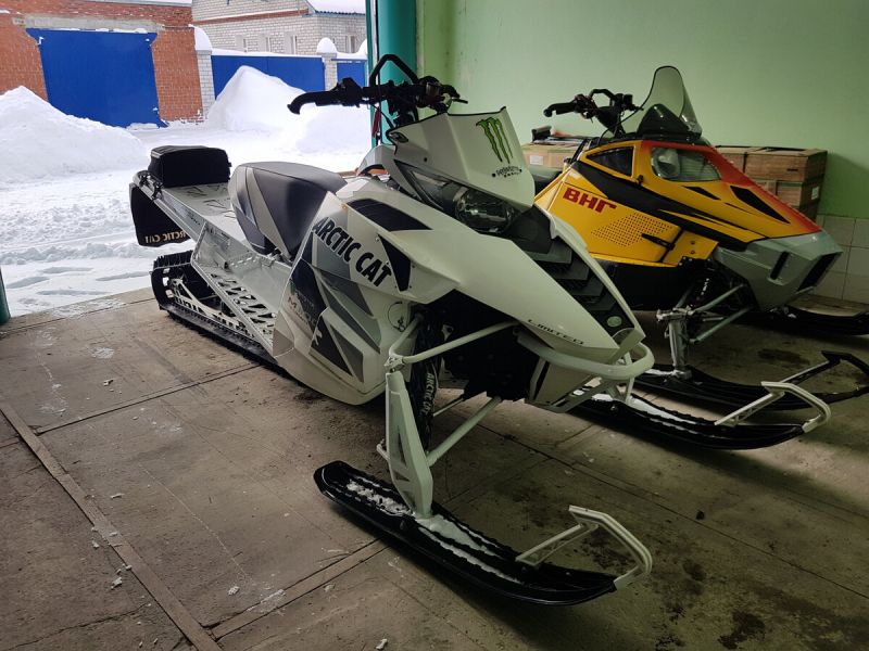 Как выбрать идеальный снегоход Arctic Cat M1100 Turbo: 15 советов для зимних приключений