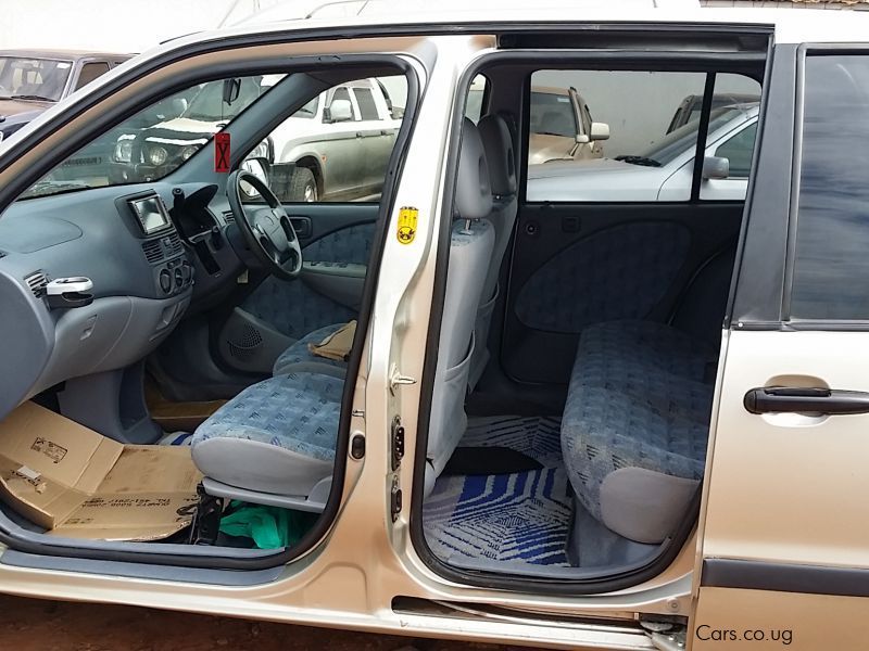 Как выбрать идеальный Toyota Raum 1998: экспертные рекомендации
