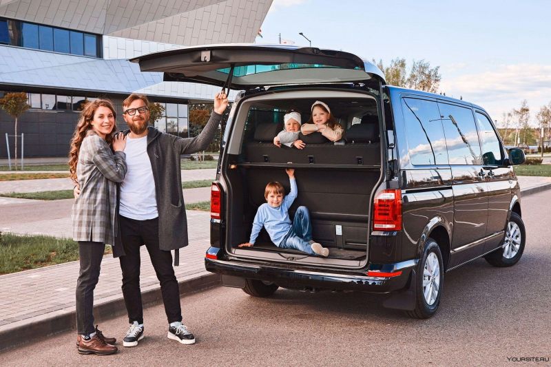 Как выбрать самый удобный автомобиль для семьи: Volkswagen Caddy Life 2023 в деталях