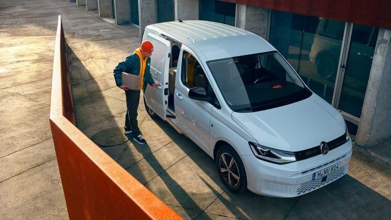 Как выбрать самый удобный автомобиль для семьи: Volkswagen Caddy Life 2023 в деталях