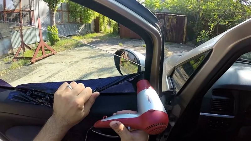 Как затонировать автомобиль и сделать ремонт тонировки стекол своими руками: простой и эффективный способ