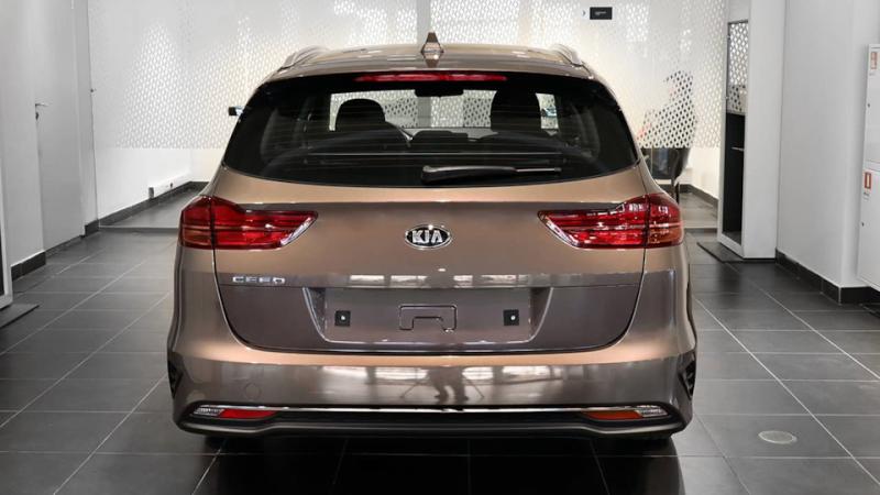 Какие недостатки в автомобиле Kia Ceed универсал 2023 выявили реальные владельцы