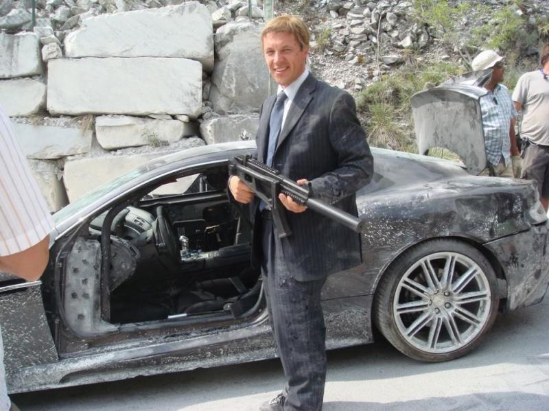 Какие секретные гаджеты скрывает культовый Астон Мартин агента 007: увлекательное путешествие по автомобилям Джеймса Бонда