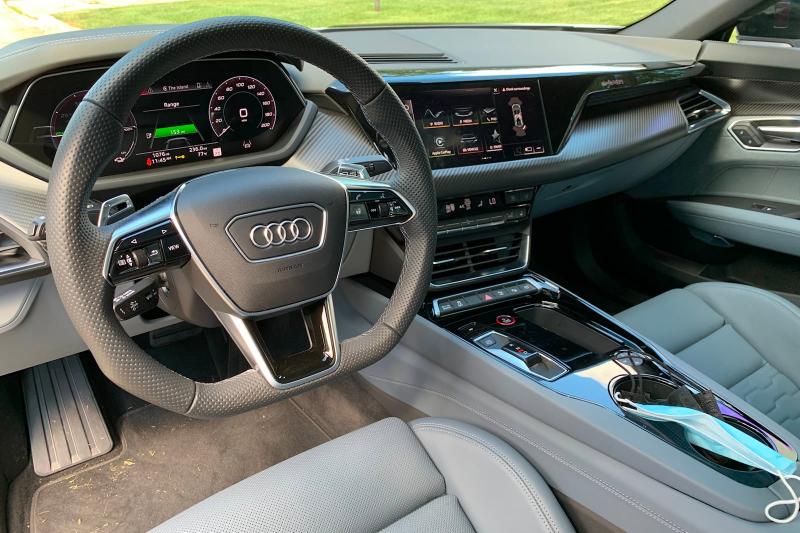 Какие секреты скрывает Audi e-tron 2023: увлекательный разбор