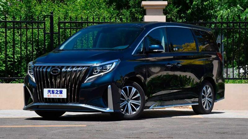 Какие секреты скрывает интерьер нового китайского минивэна GAC GM8 BLACK: подробный обзор его салона и комплектаций
