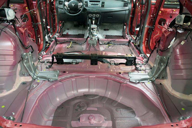 Какие секреты скрывает Mitsubishi Lancer X: затаив дыхание разбираемся
