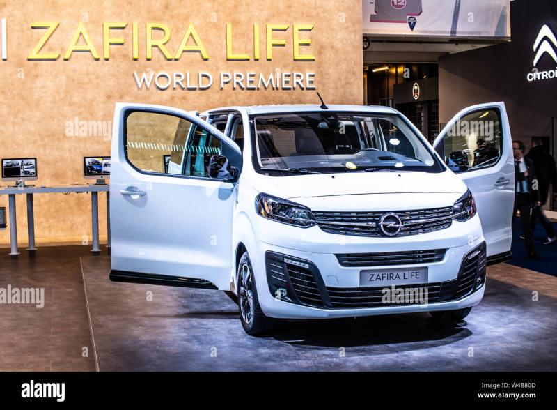 Какие секреты скрывает обновленный Opel Zafira Life 2023 года: раскрываем подробности