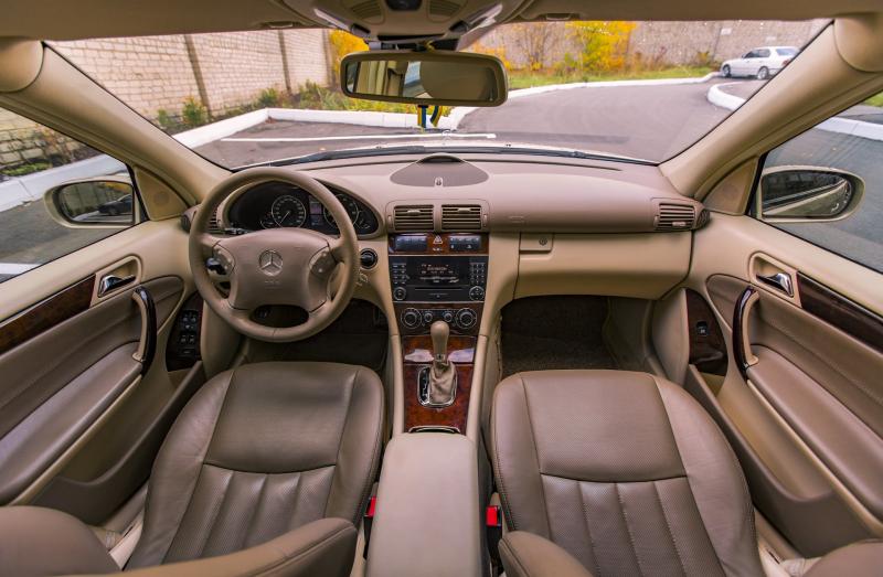 Какие секреты скрывает в себе Мерседес Benz C 200 CGI: правда об этом авто из первых рук