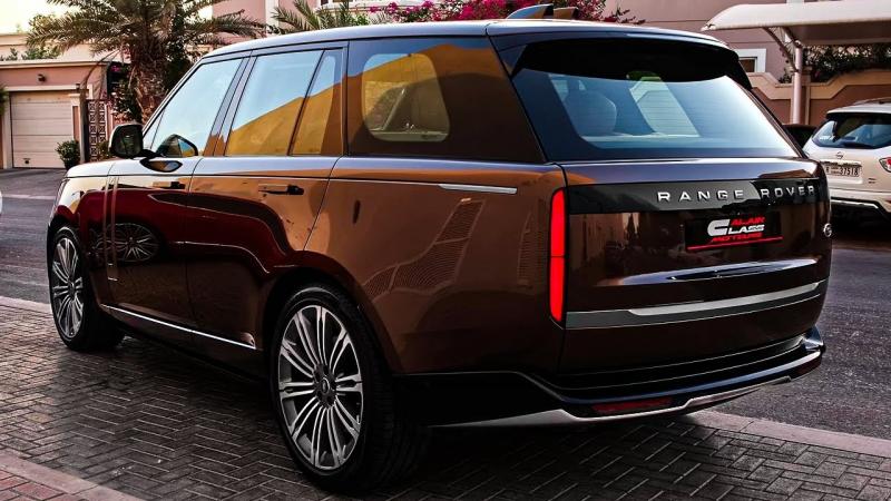 Какие удивительные особенности ждут вас в новом Range Rover Sport 2023: откройте для себя