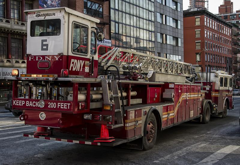 Какие удивительные пожарные машины существуют в мире: открытие невероятных возможностей