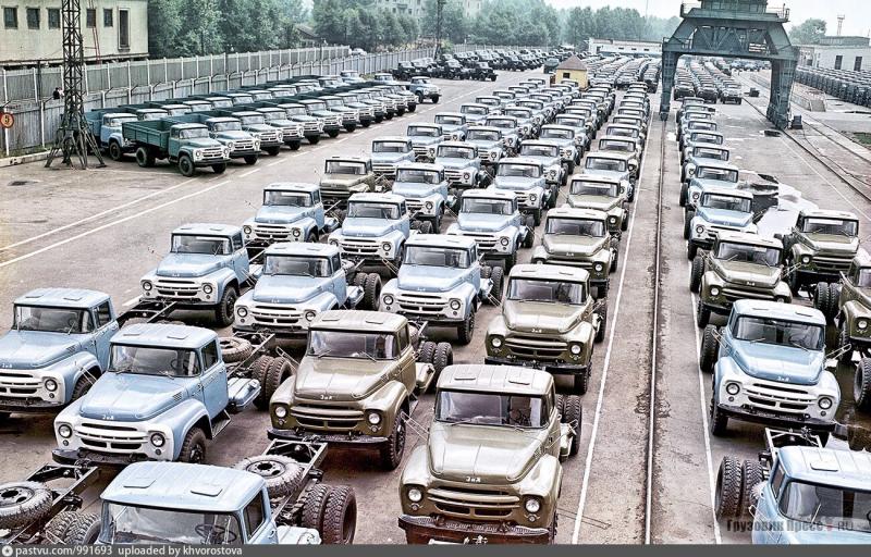 Какие уникальные автомобили производили в ГДР в 60-80-е годы: открытия ожидают
