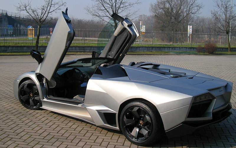 Какие уникальные особенности Lamborghini Reventon Roadster обеспечат незабываемые впечатления