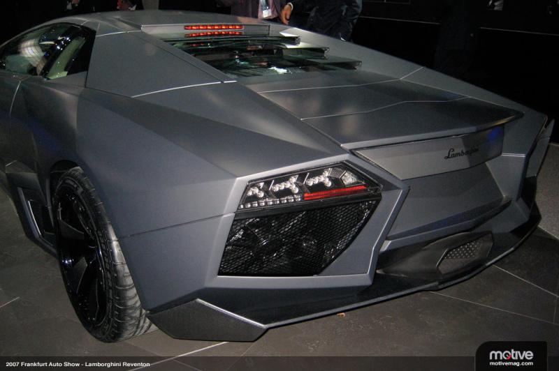 Какие уникальные особенности Lamborghini Reventon Roadster обеспечат незабываемые впечатления