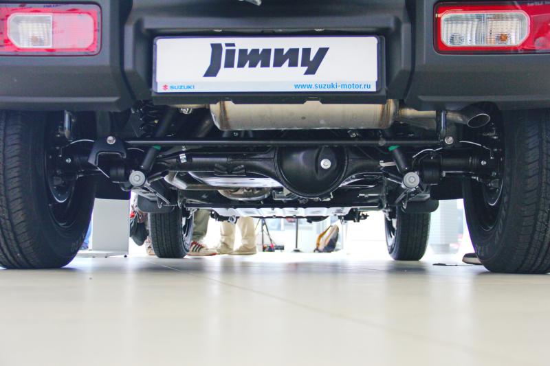 Какой клиренс у Suzuki Jimny: открывает ли он новые горизонты внедорожного вождения