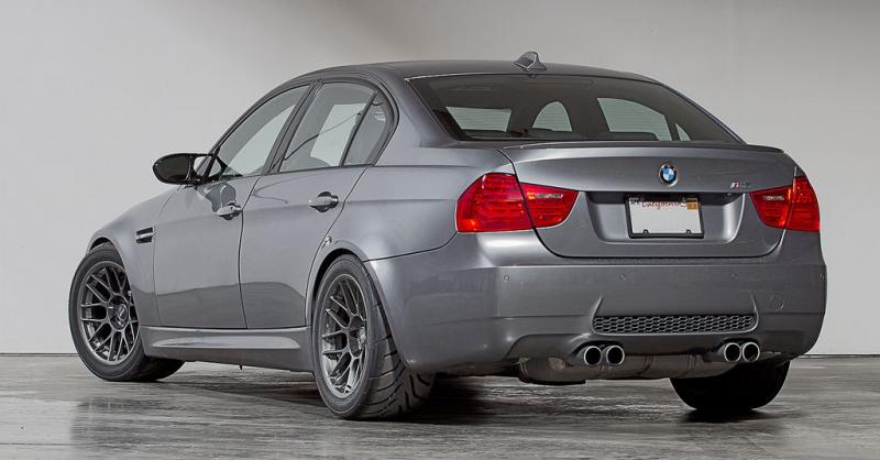 Какой комплектации BMW M3 E90 выбрать, чтобы получить максимум от седана