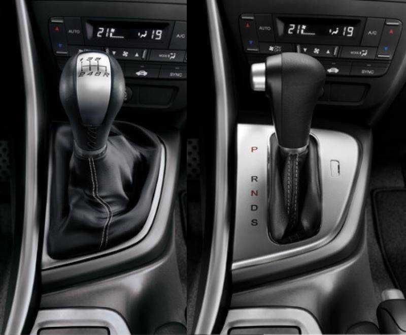 Какой лучше выбрать автомобиль: с автоматической коробкой передач или "механикой". Преимущества и недостатки в Volga Siber салоне