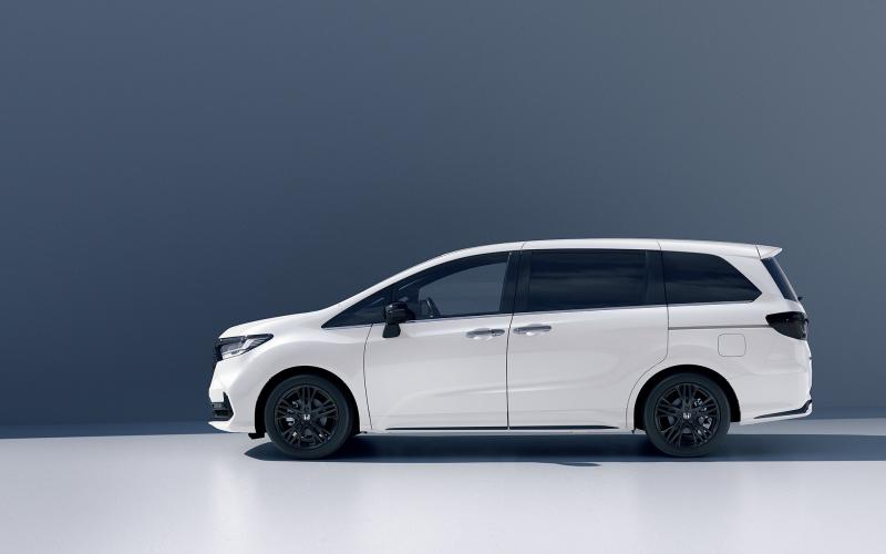 Какой минивэн Honda Odyssey стоит купить в 2023 году: удивительные возможности