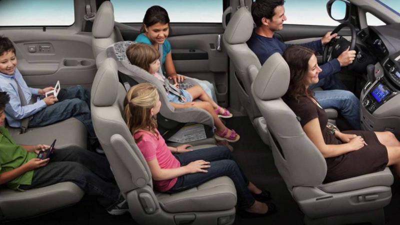 Какой минивэн Mazda выбрать, чтобы комфортно перевозить всю семью