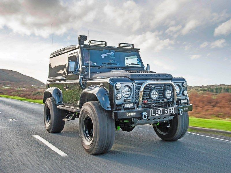 Какой мощный автомобиль удивит путешественника: Легендарный внедорожник Land Rover