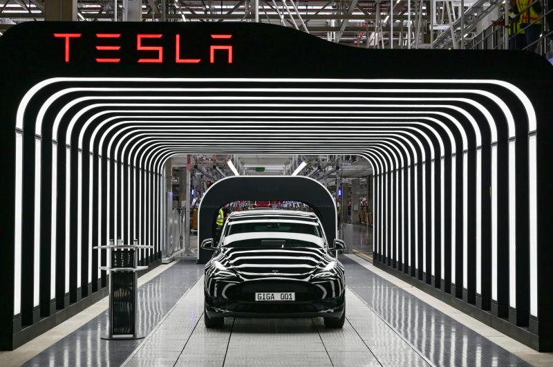 Какой модельный ряд Tesla ждёт нас в будущем