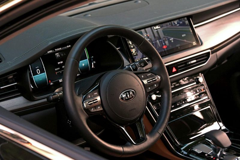 Kia K7 2023: узнаем самое главное о новом авто