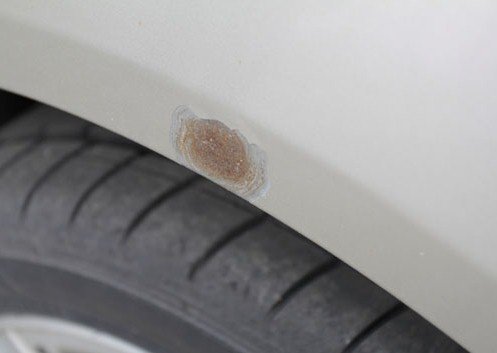Коррозийное пятно на автомобиле