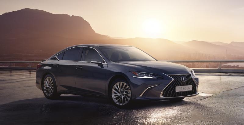 Лексус ЕС 250 и ES 350 в 2023 году: выбираем лучшее