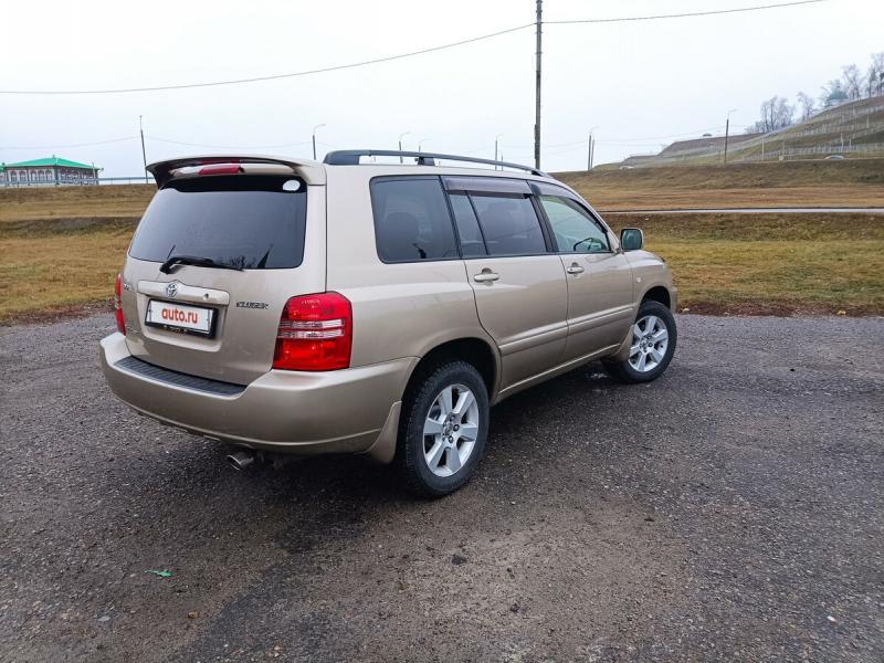 Можно ли без особого труда разобраться в модельном ряде Toyota Kluger в Японии за 15 минут. Узнайте секреты