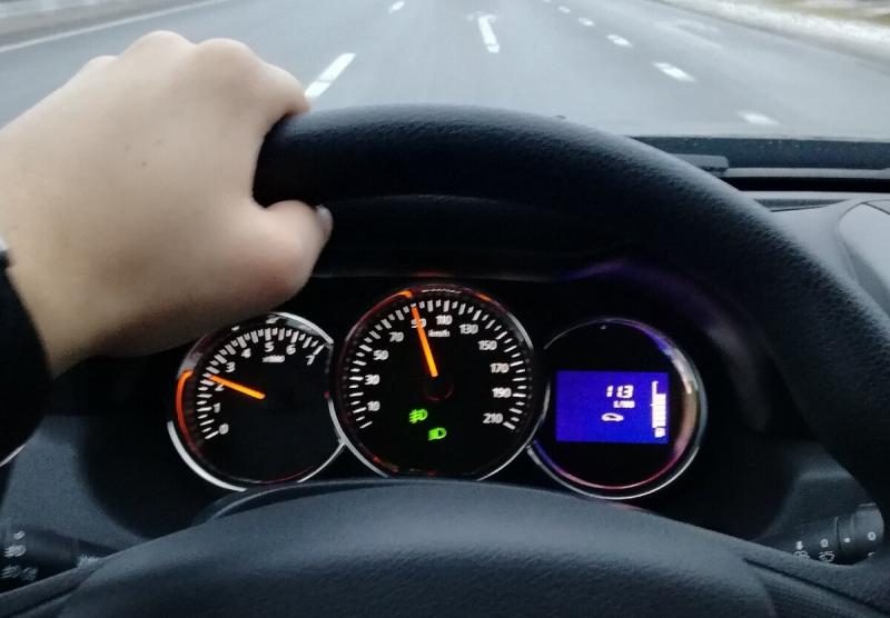Насколько быстро разгоняется новая Шкода Октавия RS 2023: полезные советы по вождению