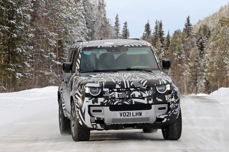 Насколько впечатляющим оказался новый Land Rover Defender 2023 года после тест-драйва: экстремальный внедорожник с характером