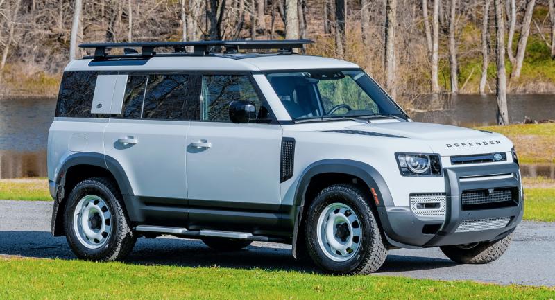 Насколько впечатляющим оказался новый Land Rover Defender 2023 года после тест-драйва: экстремальный внедорожник с характером