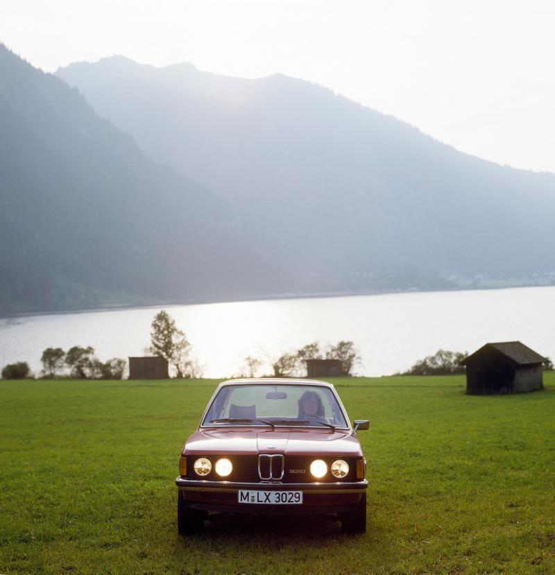 Насколько живуча классика: какие тайны хранит легендарная BMW 3 series