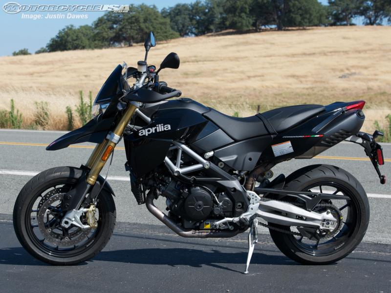 Наслаждаетесь скоростью на Aprilia Dorsoduro 1200. Вот что нужно знать