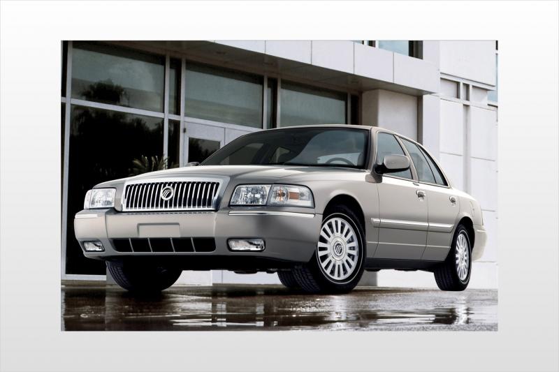 Наслаждайтесь управлением легендарным автомобилем Mercury Grand Marquis: погрузитесь в роскошь и комфорт