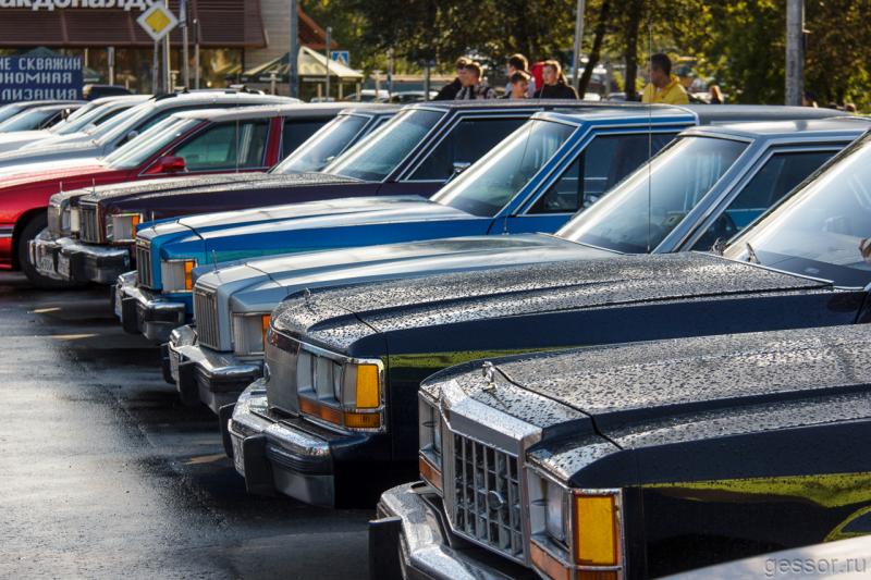 Наслаждайтесь управлением легендарным автомобилем Mercury Grand Marquis: погрузитесь в роскошь и комфорт